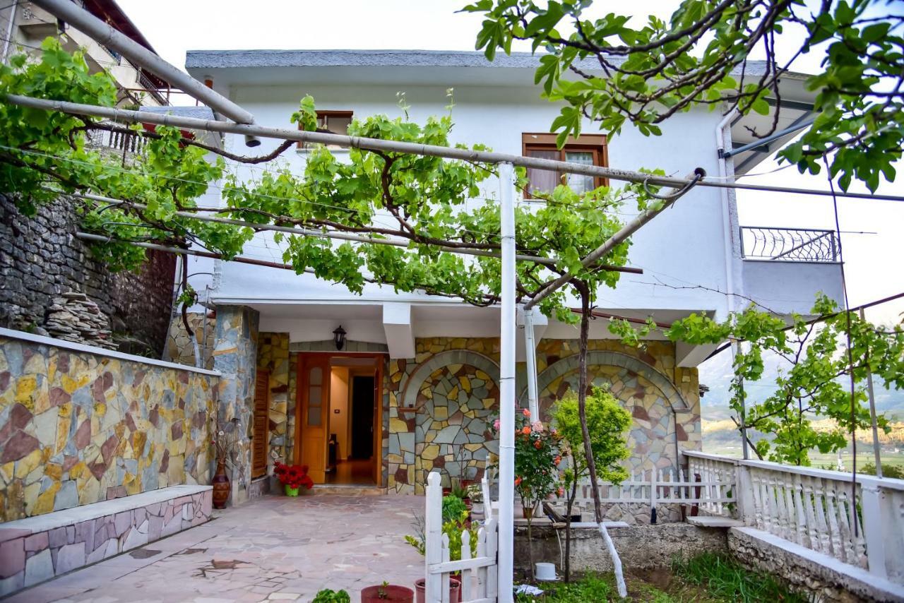 Grandma'S Home Gjirokaster Exterior photo